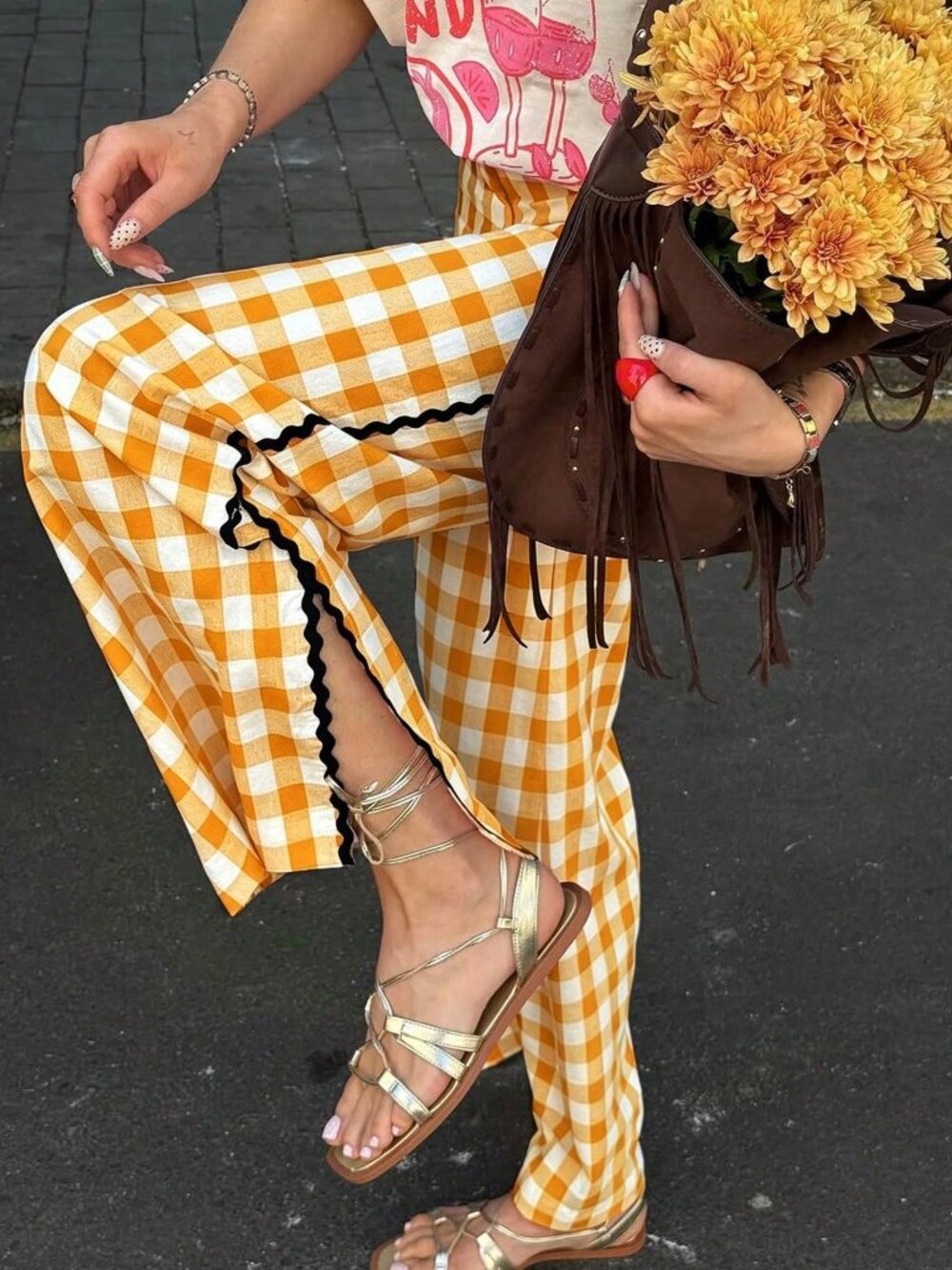 Yellow Casual Women's Plaid Wide-Leg Trousers with Zipper Pockets and Side Slits - Picture 3 of 5